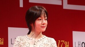 [SD포토] 임수정 ‘동안 미녀의 우월한 순백 피부’