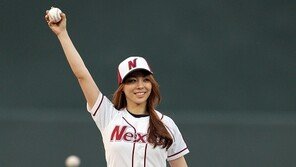 [포토] 에일리, ‘오늘 멋진 시구할꺼에요!’