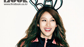 ‘귀여운 악녀’ 이효리, 시크한 블랙입고 깜찍 표정 발산