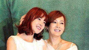 [포토] 이승연, 소이현 머리 쓰다듬으며 ‘제 딸 예쁘죠?’