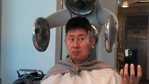 [스타 온라인] “앗! 뜨거워”…남희석 ‘미용실 셀카’ 공개