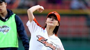 [포토] 김연주, 여신의 시구