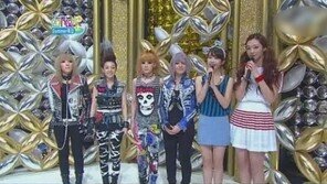 2NE1, 설리 옆에 서니…‘꼬꼬마’ 굴욕