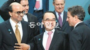 박재완 장관, S&P에 한국 신용등급 상향 요청