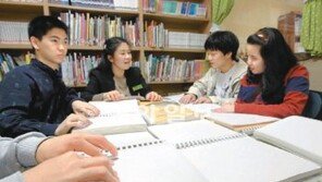 [광주/전남]장애인 위해 점자책 2062권 만든 장애인들