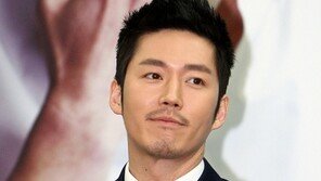 [포토] 장혁 ‘모범 납세자 인사드려요~’