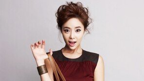 ‘패션 퀸’ 황정음, 상큼·발랄 봄 맞이 패션 제안