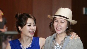 [SD포토] 이아현-윤예희, 벌써부터 찰떡호흡 ‘싱글벙글’