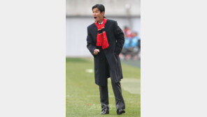 [하프타임! 유쾌한 사커 뒷담화] 최용수가 쓰는 ‘비와 독수리의 이야기’