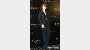 [포토] 김혜수, 올블랙 점프수트 ‘카리스마 철철~’