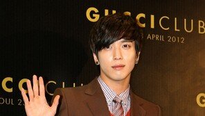 [포토] 정용화, 깔끔한 프레피룩 ‘엄친아 스타일’