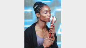 몬타뇨-가빈 배구 MVP “황홀해요, MVP키스”