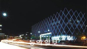 [CAR]자동차, 예술을 만나다… 진화하는 자동차 전시장