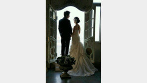 ‘7년 열애’ 윤석현 5월 결혼…예비신부는 김석류 언니