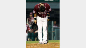 친정 LG팬들 야유…고개숙인 이택근