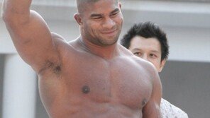 ‘약물 복용’ 오브레임, 9개월 출장정지 처분