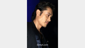 [SD포토] 이병헌, 가만히 있어도 포스가 ‘철철’