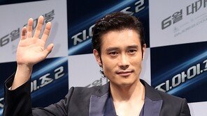 [SD포토] 이병헌, 여유로운 인사