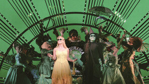 뮤지컬 위키드 “왜 사랑에 빠지는 지 알려드릴게요”