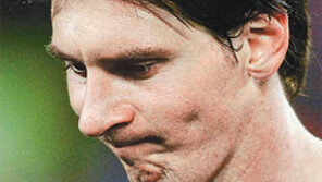 ‘신의 행진’ 메시 PK 실축, ‘먹튀 악명’ 토레스 쐐기골