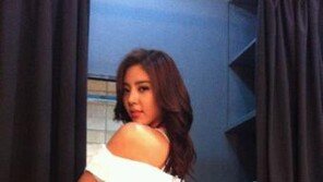 손담비, 뒤태 공개…‘허리라인’ 깜짝 노출