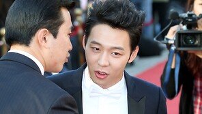 [SD포토] 박유천, 이승기 부러웠나? ‘백상 은시경’ 눈길