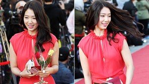[SD포토] 박신혜, 소녀티 벗고 여인의 향기 물씬~