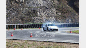 [포토] 포르쉐 신형 911 “트랙에서 화끈한 질주”