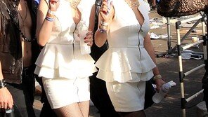 [포토] 팬들, 레이디 가가 경악패션 뺨쳐… ‘여기가 한국 맞나?’