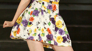 “9만9천원짜리 티켓이 50만원에?” 아이유 팬들 뿔났다!