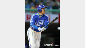 [포토] 이승엽 ‘시즌 5호 홈런포 발사!’