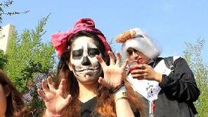 레이디가가도 경악할 팬들 패션…‘한국 맞아?’