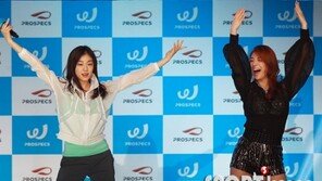 [포토] 에일리, 김연아에게 애교춤 전수