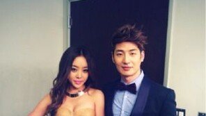 ‘성인돌’ 나르샤, 아찔한 착시의상…너무 적나라해