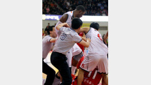 ‘구박덩어리’ 찰스 로드, 스페인에서도 퇴출