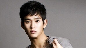 ‘북한공작원’ 김수현…영화 ‘은밀하게’ 합류