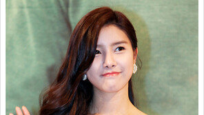 [우먼 동아일보 스타 뷰티] 순수미인을 꿈꾼다면? 김소은의 ‘원 포인트 메이크업’