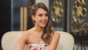 제시카 알바 “박찬욱 감독 만나면 이성 잃을 듯”