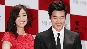 [SD포토] 김효진-김강우 ‘우리 잘 어울리나요?’