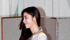 [포토] 김규리, 볼수록 아찔…착시드레스 섹시수위↑