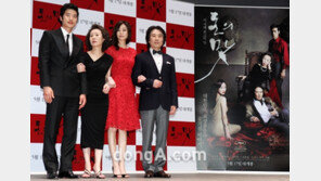 [SD포토] 김강우-윤여정-김효진-백윤식, 최상류층 포스