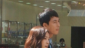 정우성-한지민 직찍 눈길, “다시 봐도 잘 어울려”