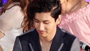 [SD포토] 소녀시대 제시카, 수영에게 귓속말…‘비밀얘기중?’