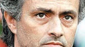 ‘우승 청부사’ 모리뉴 마법, 또 눈앞에…