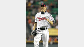 “첫 세이브 봉중근, 붙박이 마무리? 무리!”