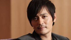 장동건, 와인 잔 들었을 뿐인데 잔든건…‘미모 굴욕’