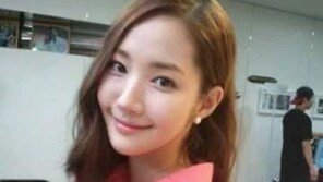 박민영, 핑크빛 의상입고 셀카 ‘비주얼 폭발’