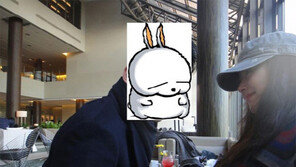 김지수-로이킴 데이트 사진 공개 “윤승아 카페 데이트 부럽지 않겠어”