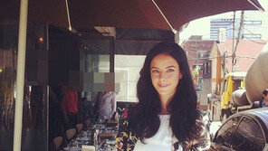 김수현 이상형女, 카야 스코델라리오…한국 방문 ‘자체발광 미모’