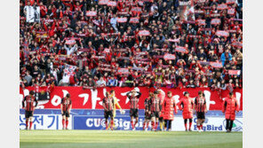 꽃샘추위·비바람·폭우… FC서울 “아, 하늘이시여”